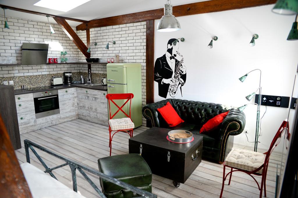 In The Attic Unikatowe Apartmenty By Stayly شتشيتسين المظهر الخارجي الصورة