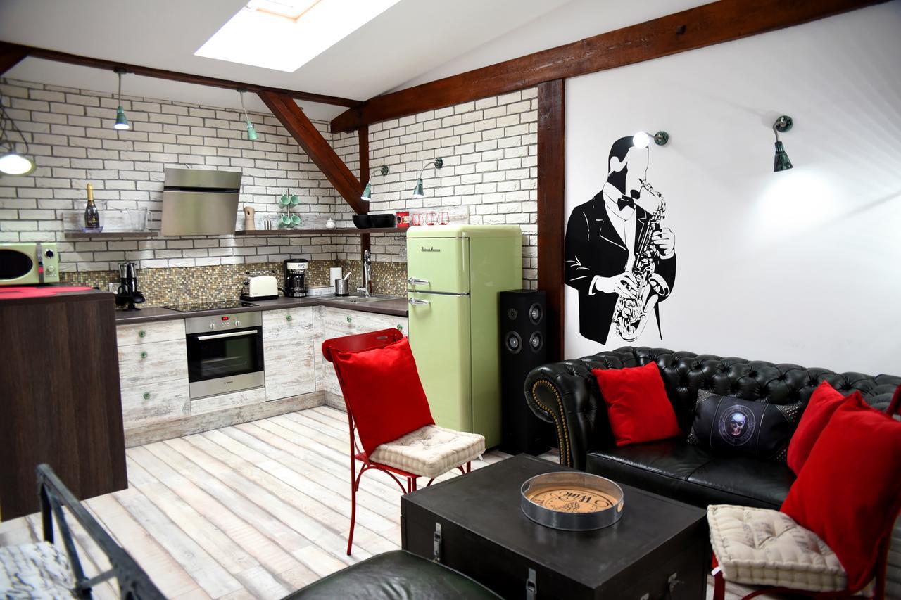In The Attic Unikatowe Apartmenty By Stayly شتشيتسين المظهر الخارجي الصورة