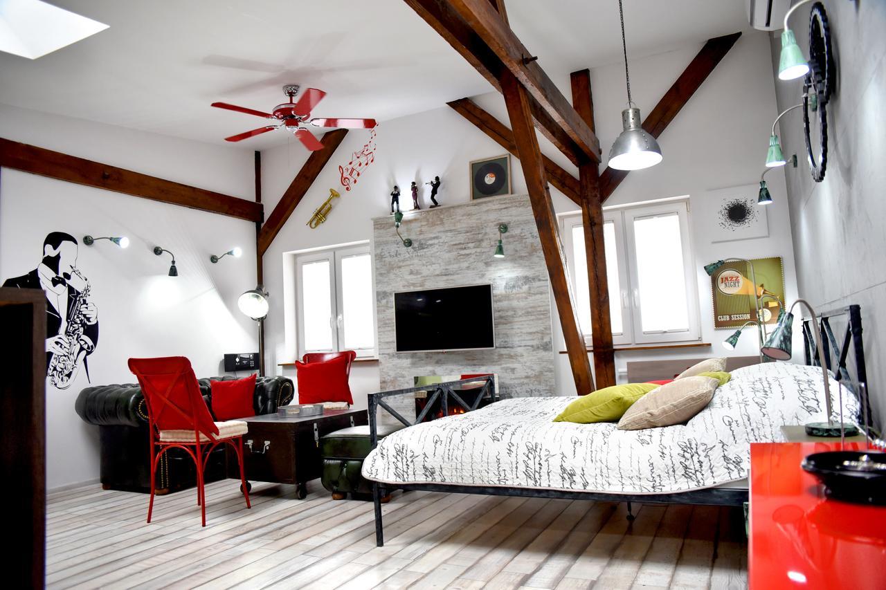In The Attic Unikatowe Apartmenty By Stayly شتشيتسين المظهر الخارجي الصورة