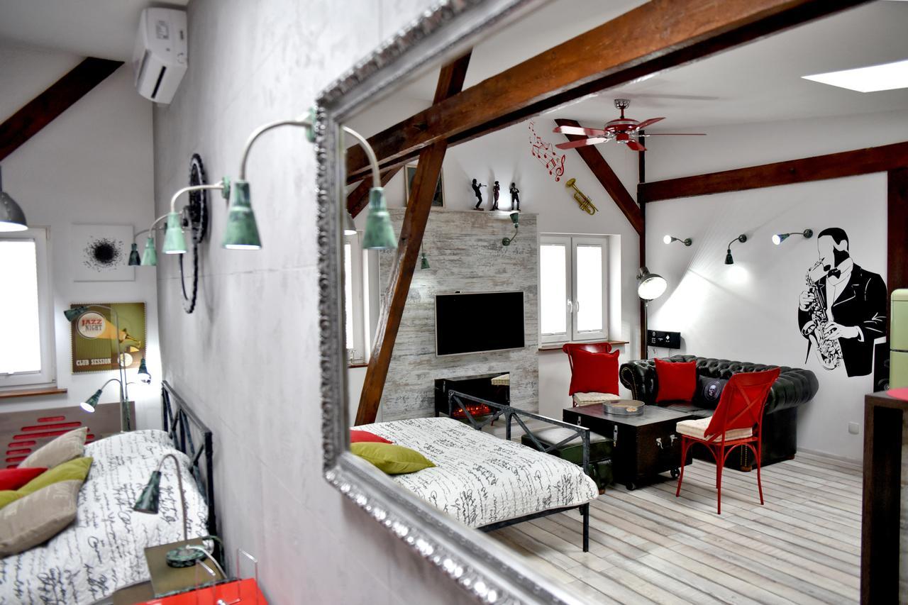 In The Attic Unikatowe Apartmenty By Stayly شتشيتسين المظهر الخارجي الصورة