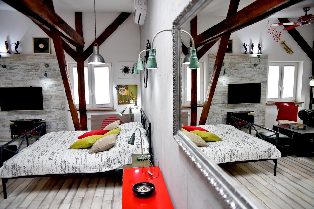 In The Attic Unikatowe Apartmenty By Stayly شتشيتسين المظهر الخارجي الصورة