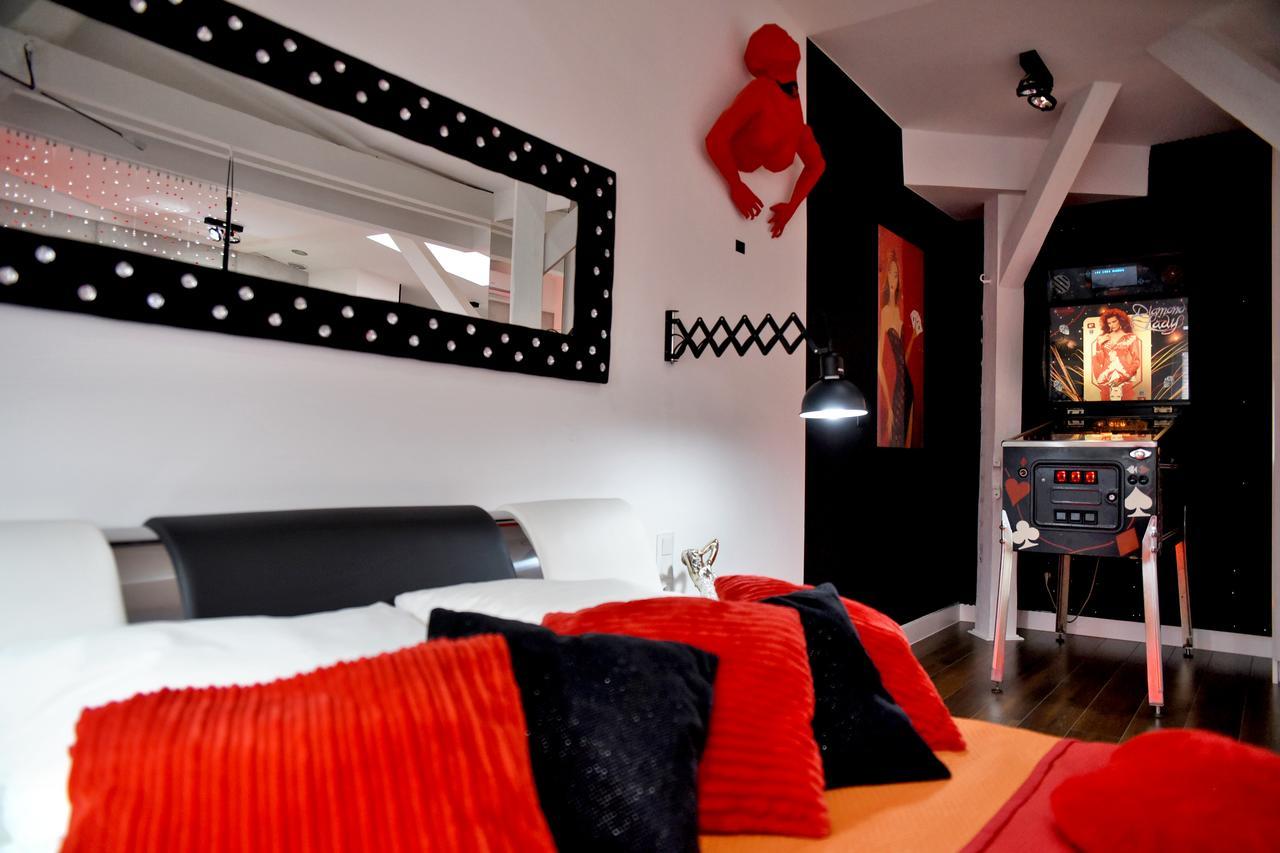 In The Attic Unikatowe Apartmenty By Stayly شتشيتسين المظهر الخارجي الصورة