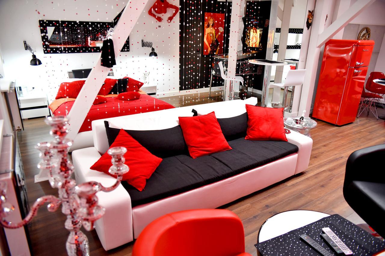 In The Attic Unikatowe Apartmenty By Stayly شتشيتسين المظهر الخارجي الصورة