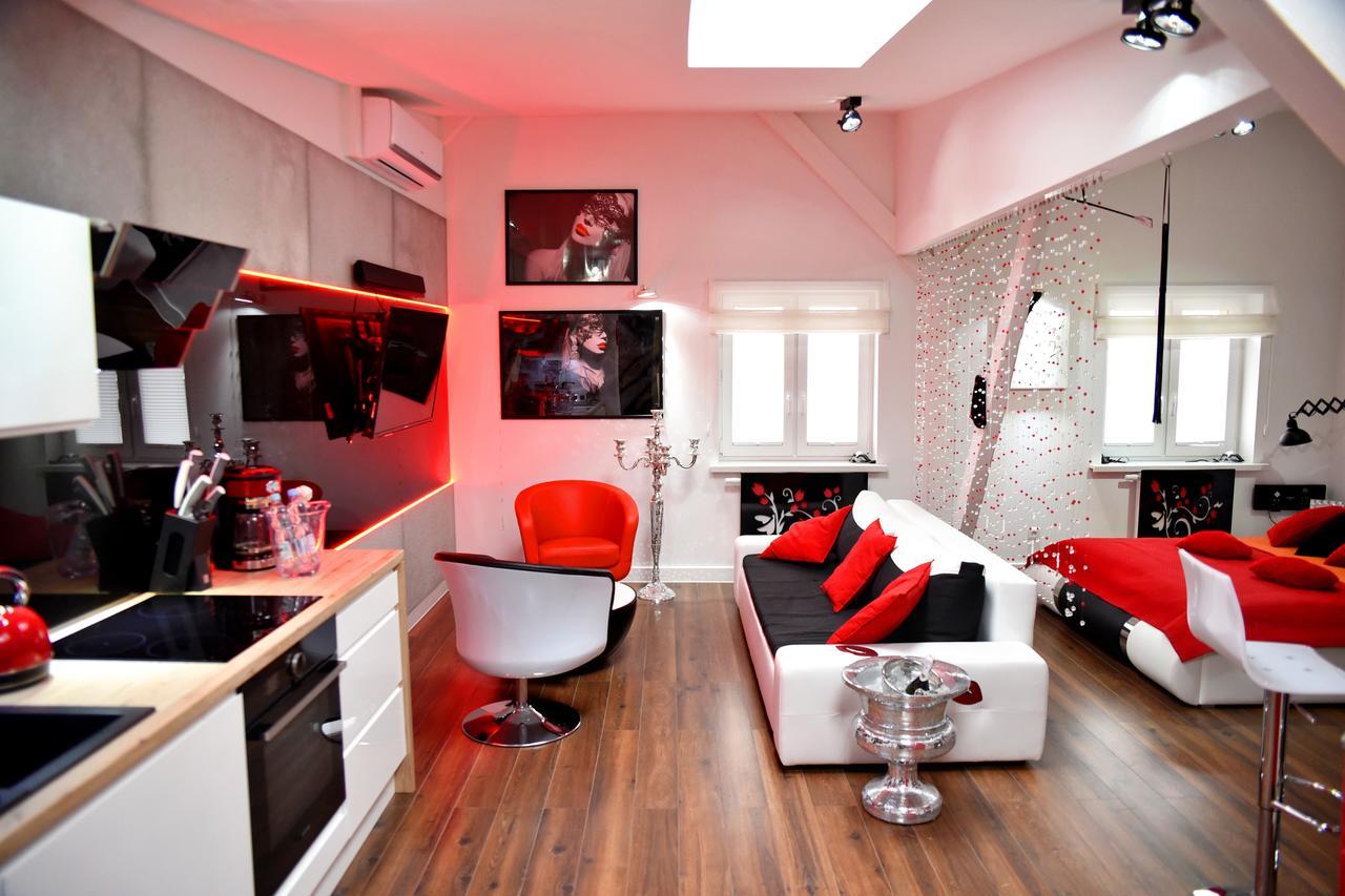 In The Attic Unikatowe Apartmenty By Stayly شتشيتسين المظهر الخارجي الصورة